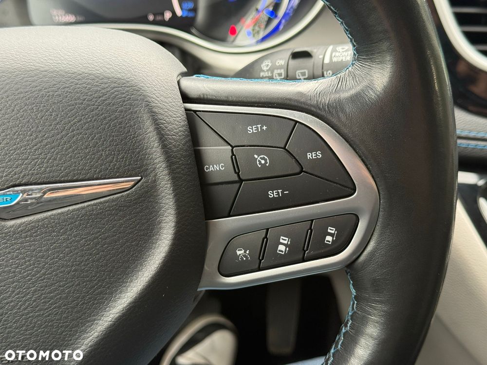 Chrysler Pacifica - 13