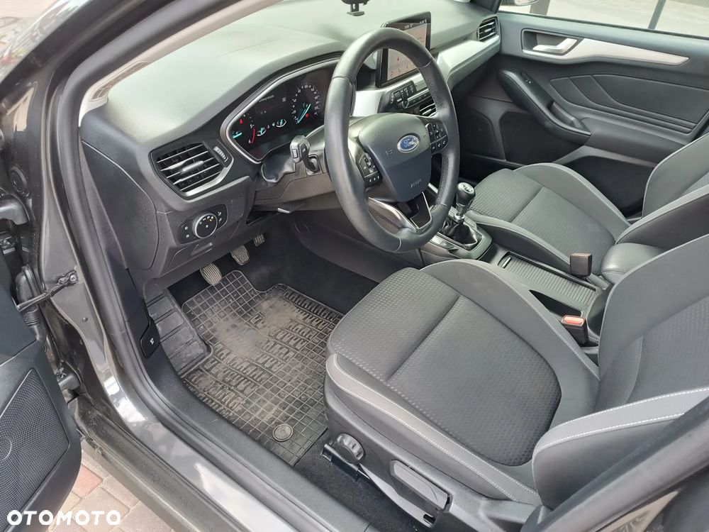 Ford Focus - 22