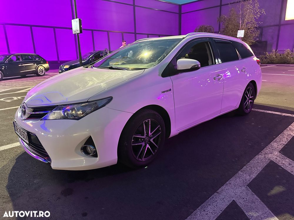 Toyota Auris 2015 photo 3
