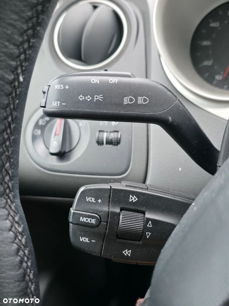 Seat Ibiza 1.6 16V Reference - 8