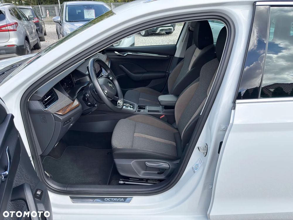 Skoda Octavia 2.0 TDI DSG 4x4 Scout - 15