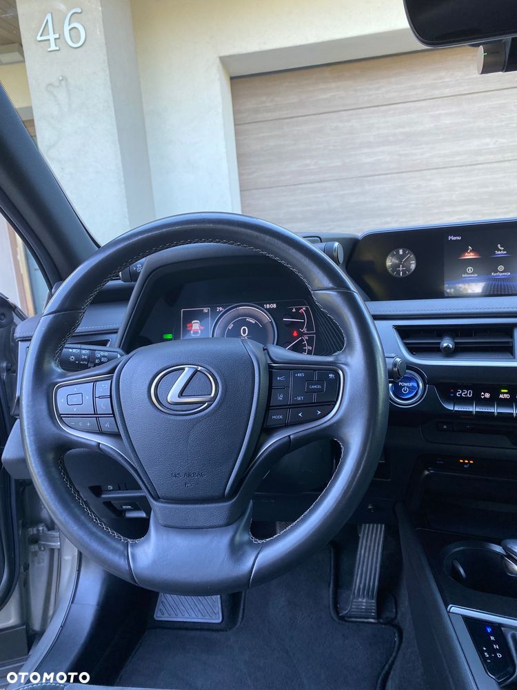 Lexus UX 250h Elegance 2WD - 10