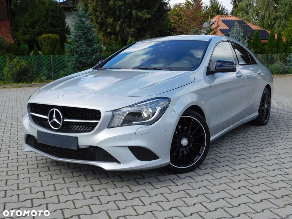Mercedes-Benz CLA 180 AMG Line - 3