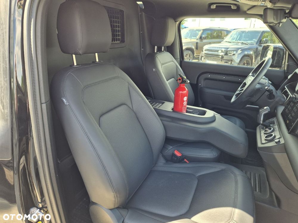 Land Rover Defender 3.0 D250 mHEV X-Dynamic SE - 14