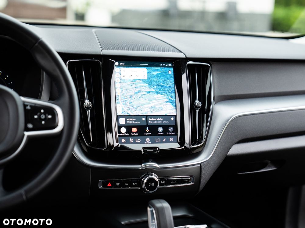 Volvo XC 60 B4 D AWD Geartronic Momentum Pro - 35