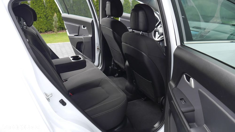 Kia Sportage 1.6 GDI Business Line M 2WD - 27