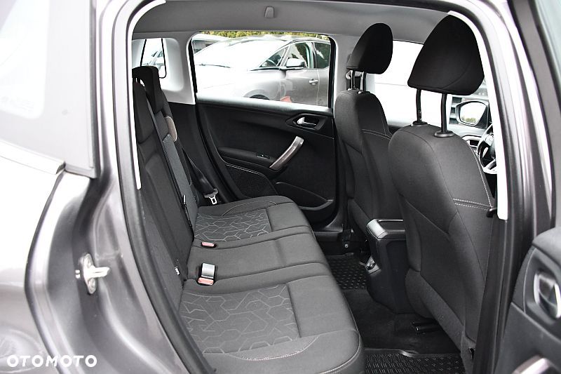 Peugeot 2008 1.6 BlueHDi Style - 23