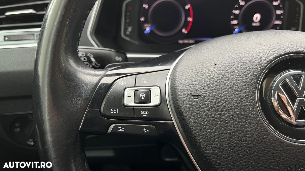 Volkswagen Tiguan - 30