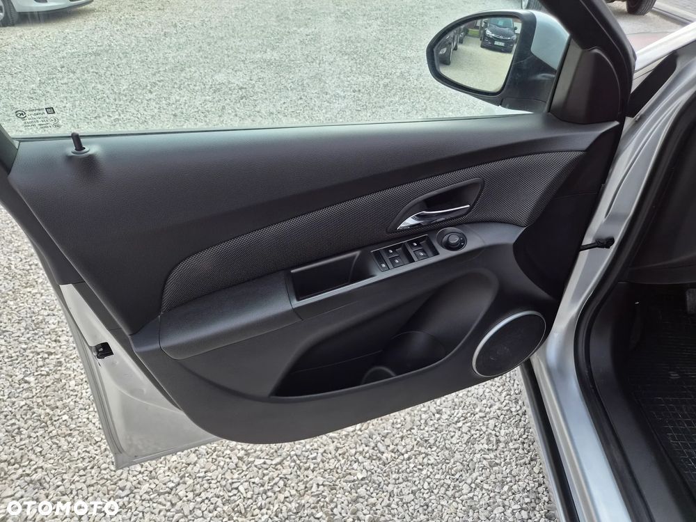 Chevrolet Cruze - 16