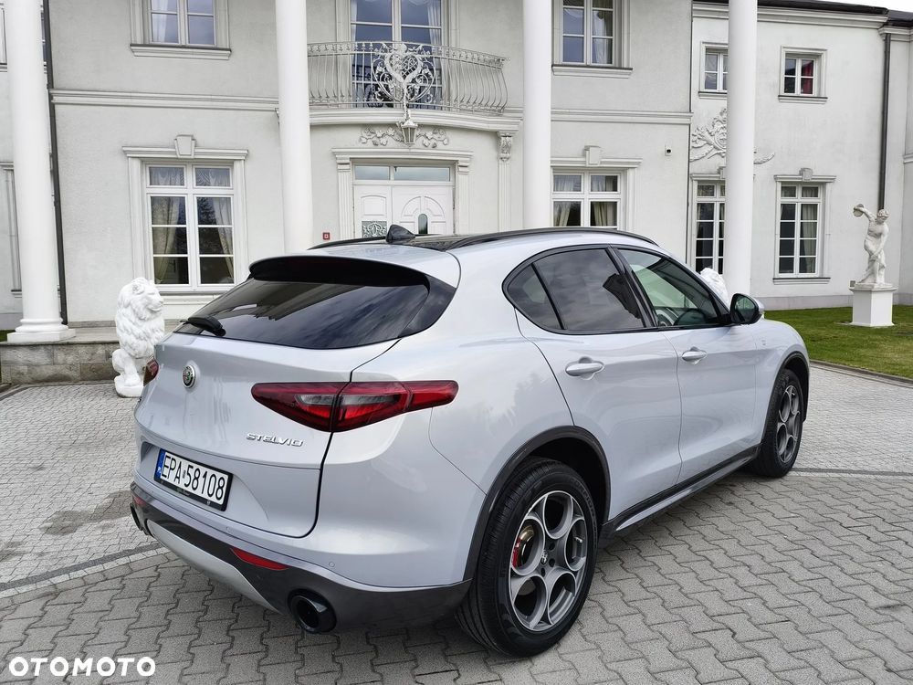 Alfa Romeo Stelvio 2.0 Turbo 16V AT8-Q4 Ti - 2