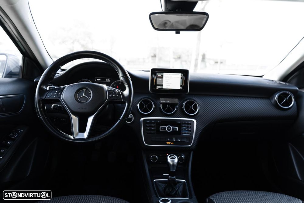 Mercedes-Benz GLA 180 CDI Urban - 11