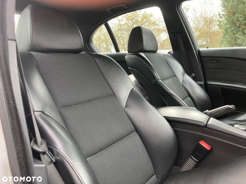 BMW Seria 5 525i - 12