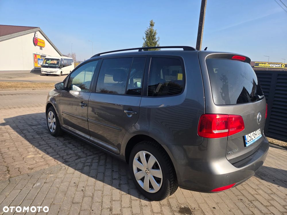 Volkswagen Touran - 6