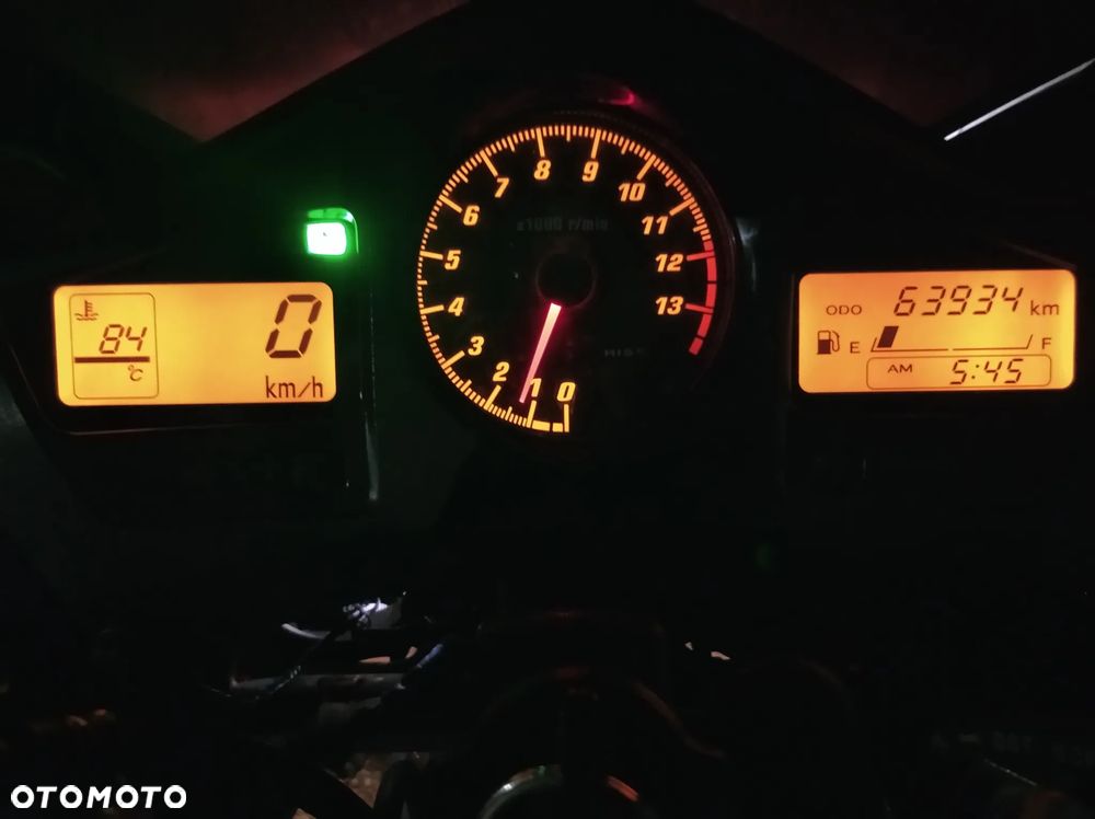 Honda VFR - 16