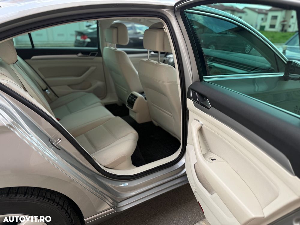 Volkswagen Passat 2.0 TDI (BlueMotion Technology) Highline - 12