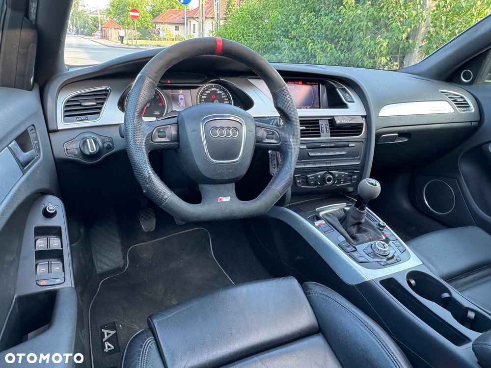 Audi A4 Avant 3.2 FSI quattro Ambiente - 25