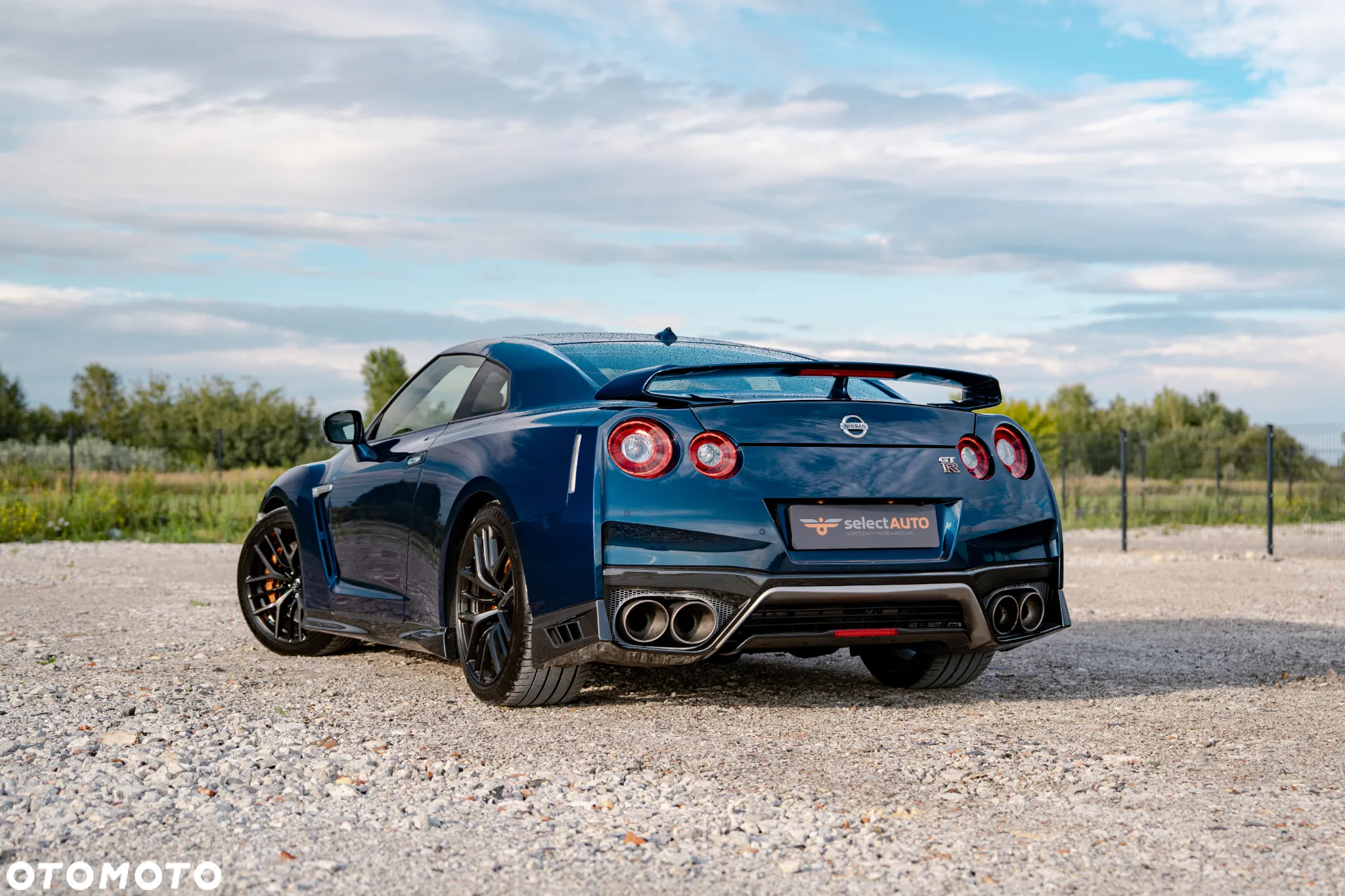 Nissan GT-R Prestige - 4