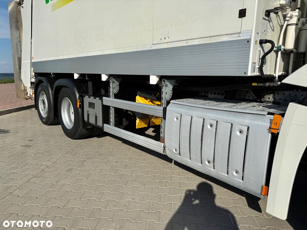 Mercedes-Benz Antos 2533 *Śmieciarka, ZOELLER MEDIUM XL 23, Euro 6, 158tyś Przebiegu* - 15