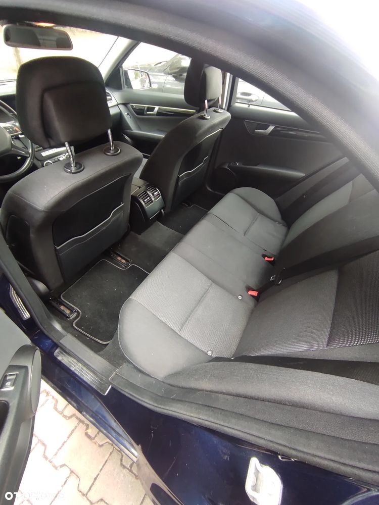 Mercedes-Benz Klasa C 180 CDI DPF (BlueEFFICIENCY) - 19