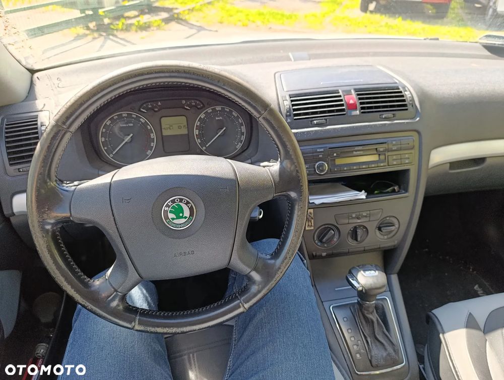 Skoda Octavia 1.9 TDI DPF DSG Ambiente - 8