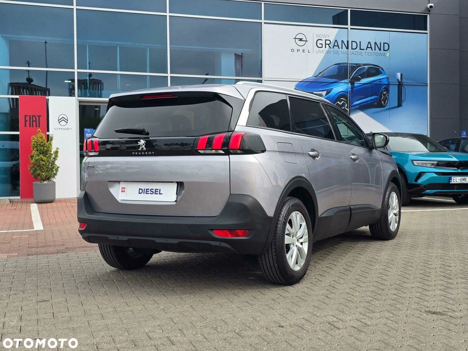 Peugeot 5008 - 5