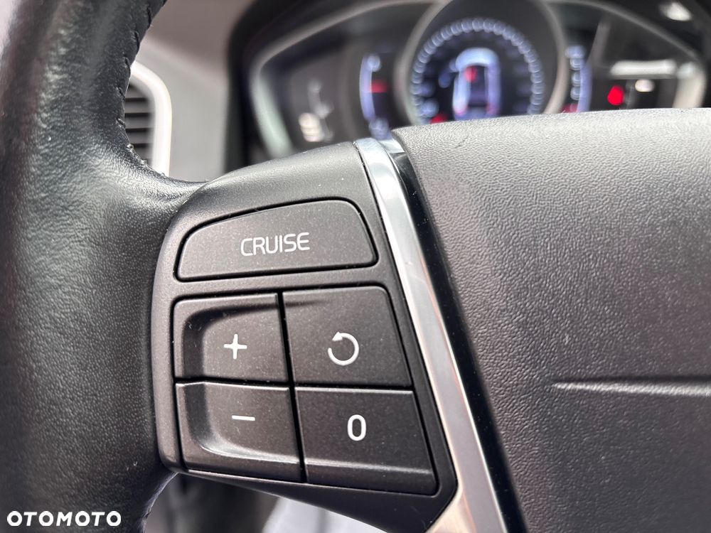 Volvo XC 60 D4 Geartronic Momentum - 18