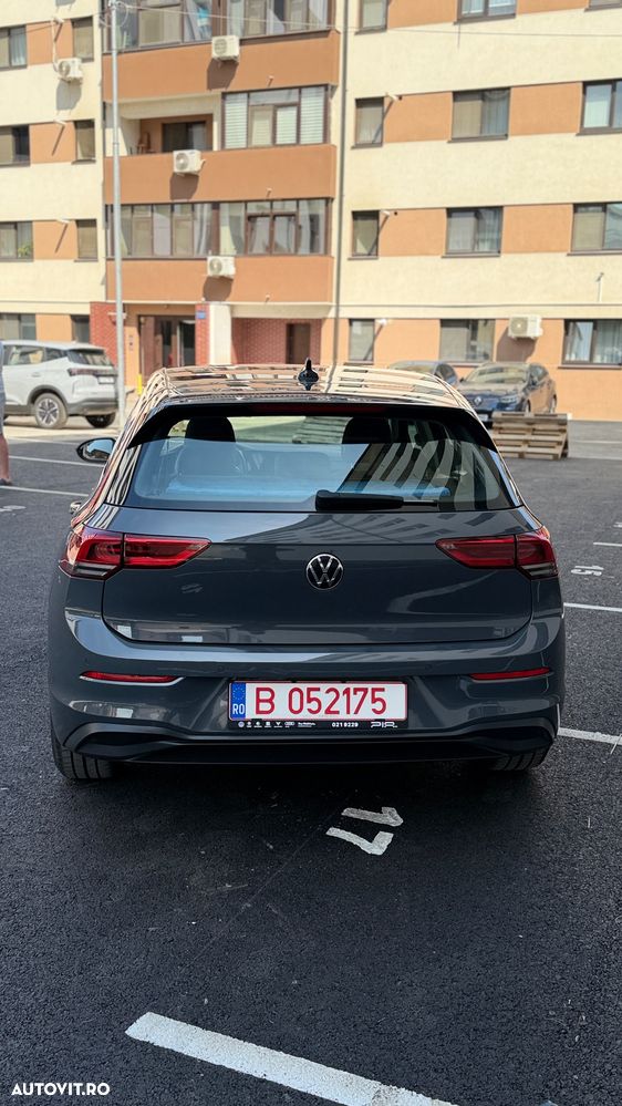 Volkswagen Golf - 6