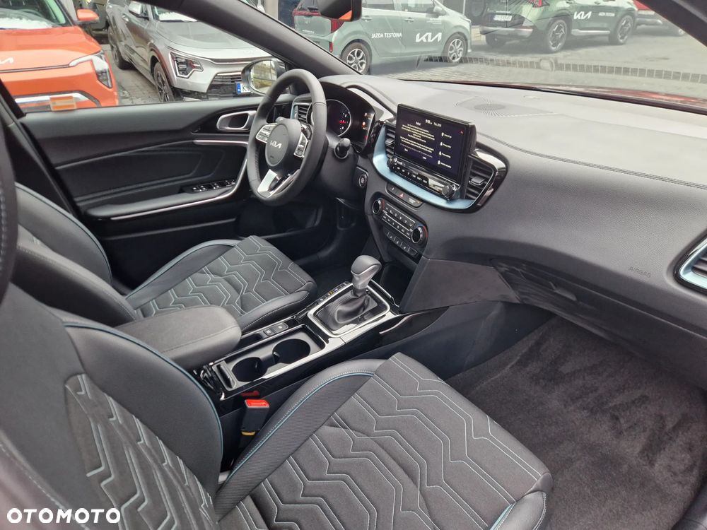 Kia XCeed 1.6 T-GDI Tribute DCT - 12