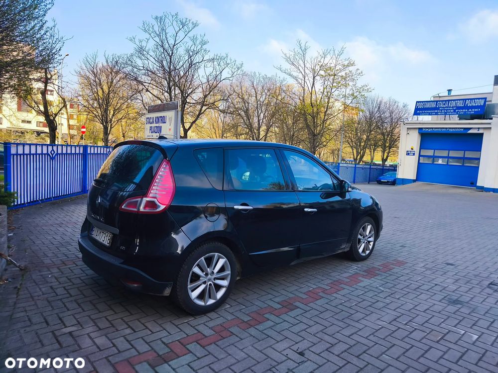 Renault Scenic 1.9 dCi Privilege - 11