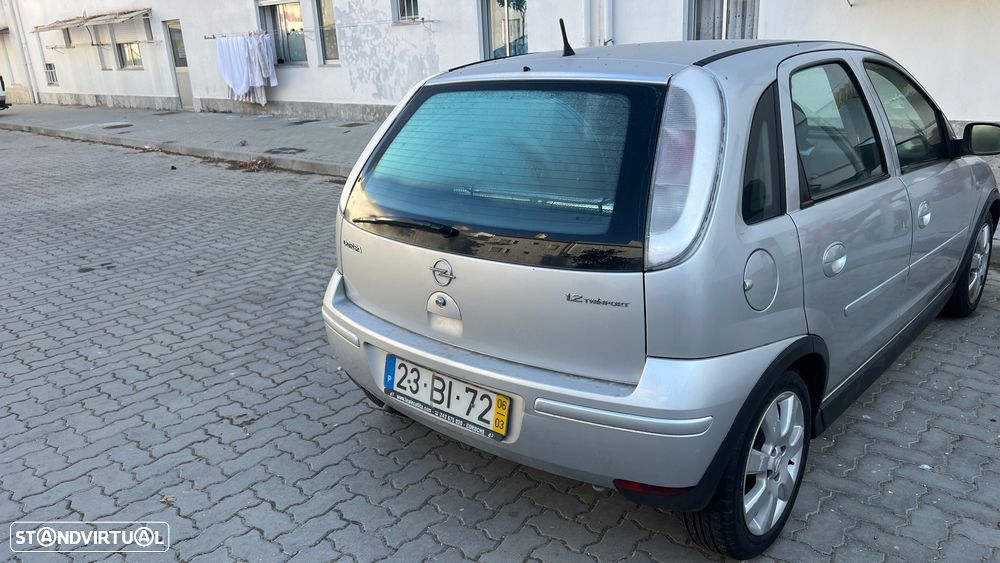 Opel Corsa 1.2 Twinport Enjoy - 4
