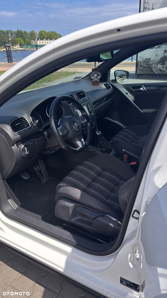 Volkswagen Golf - 12