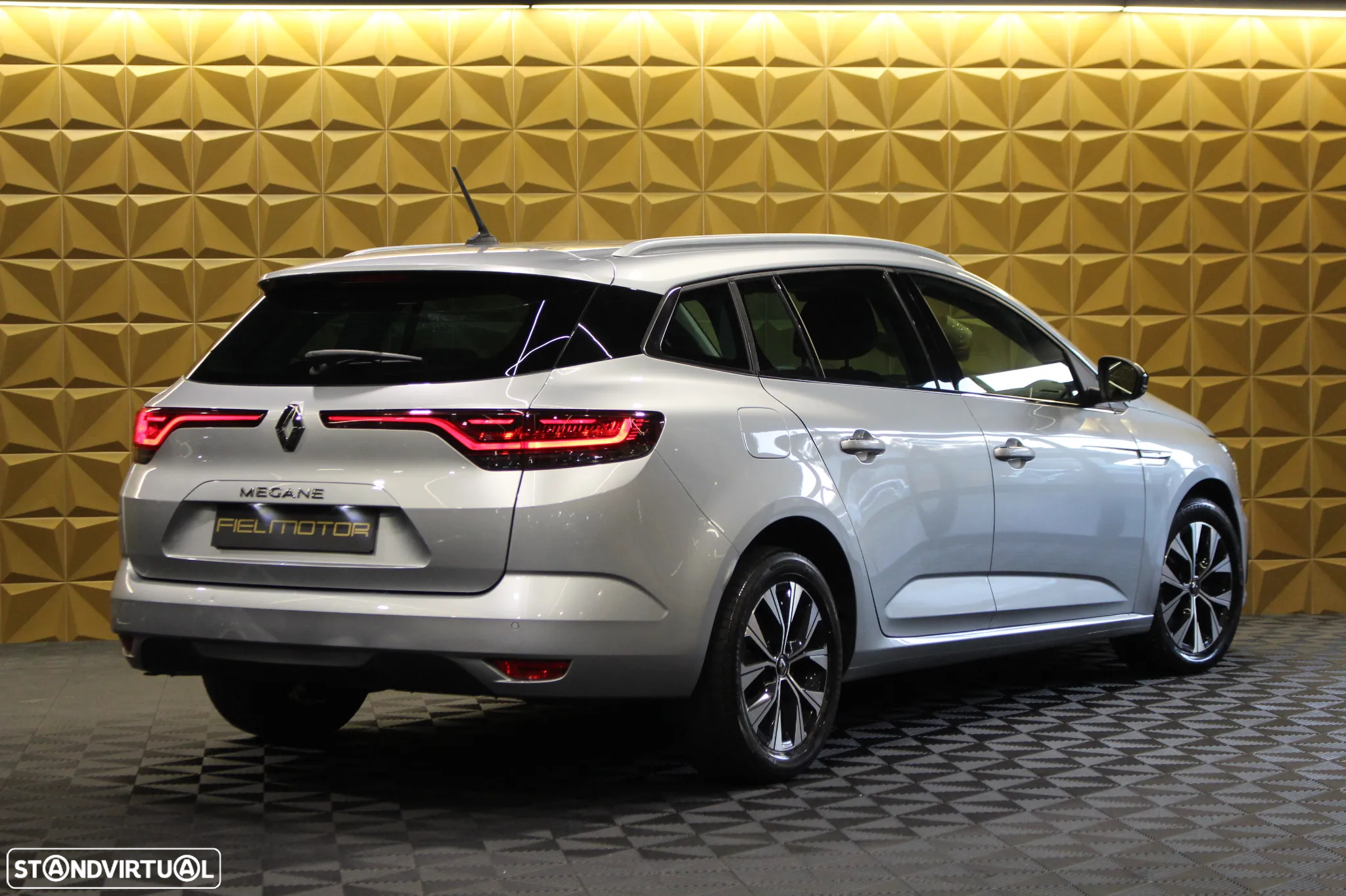 Renault Mégane Sport Tourer 1.5 Blue dCi Limited EDC - 8