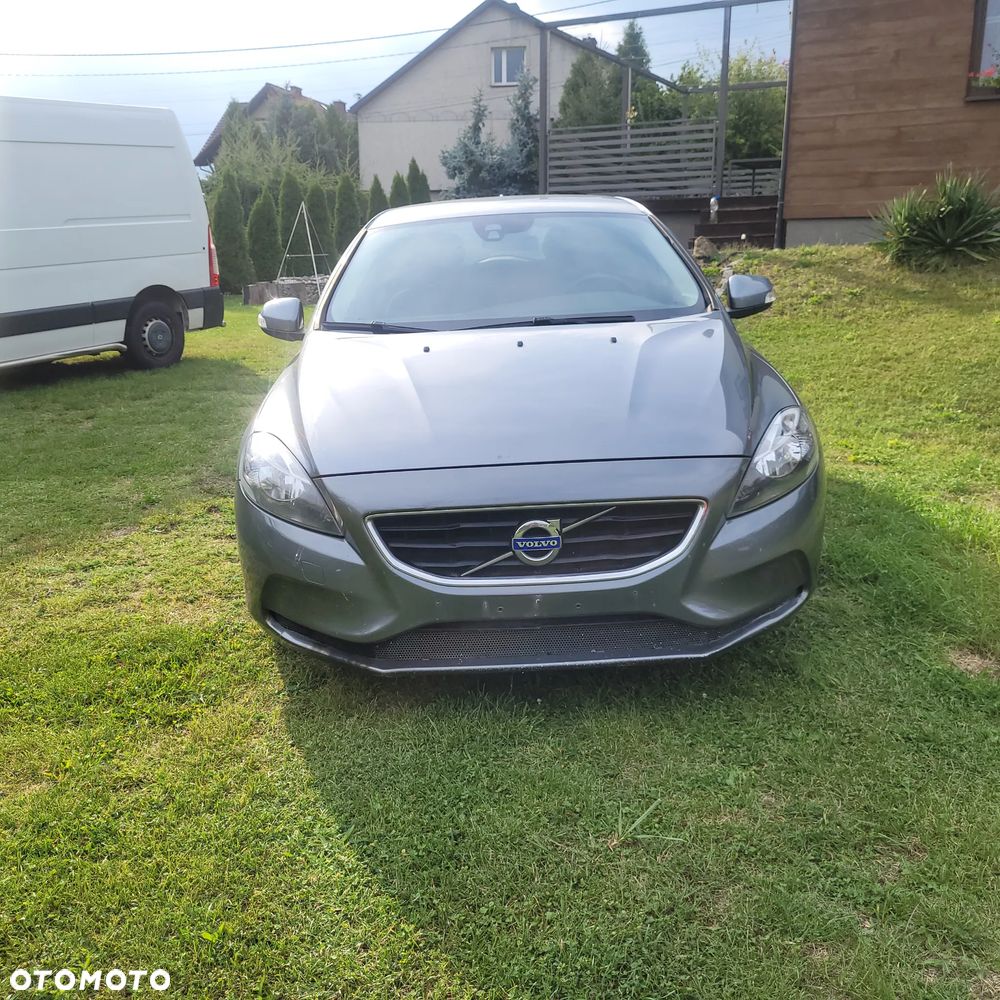 Volvo V40 - 18