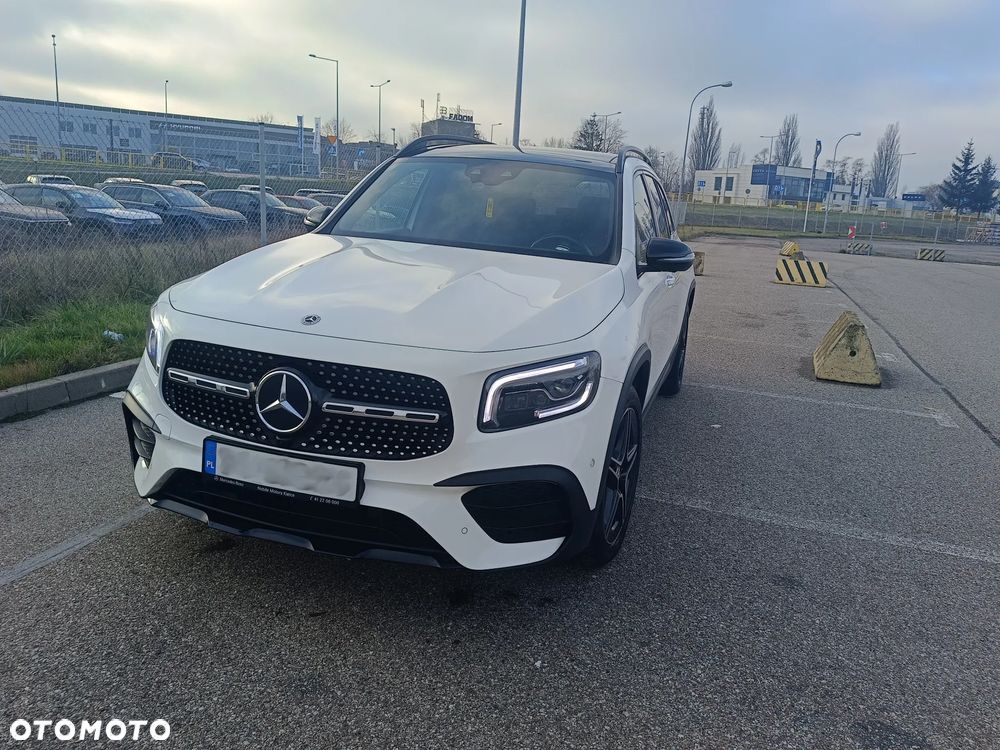 Mercedes-Benz GLB 250 4-Matic AMG Line 8G-DCT - 3
