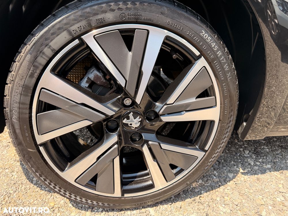 Peugeot 208 1.2 L PureTech STT EAT8 GT Line - 19