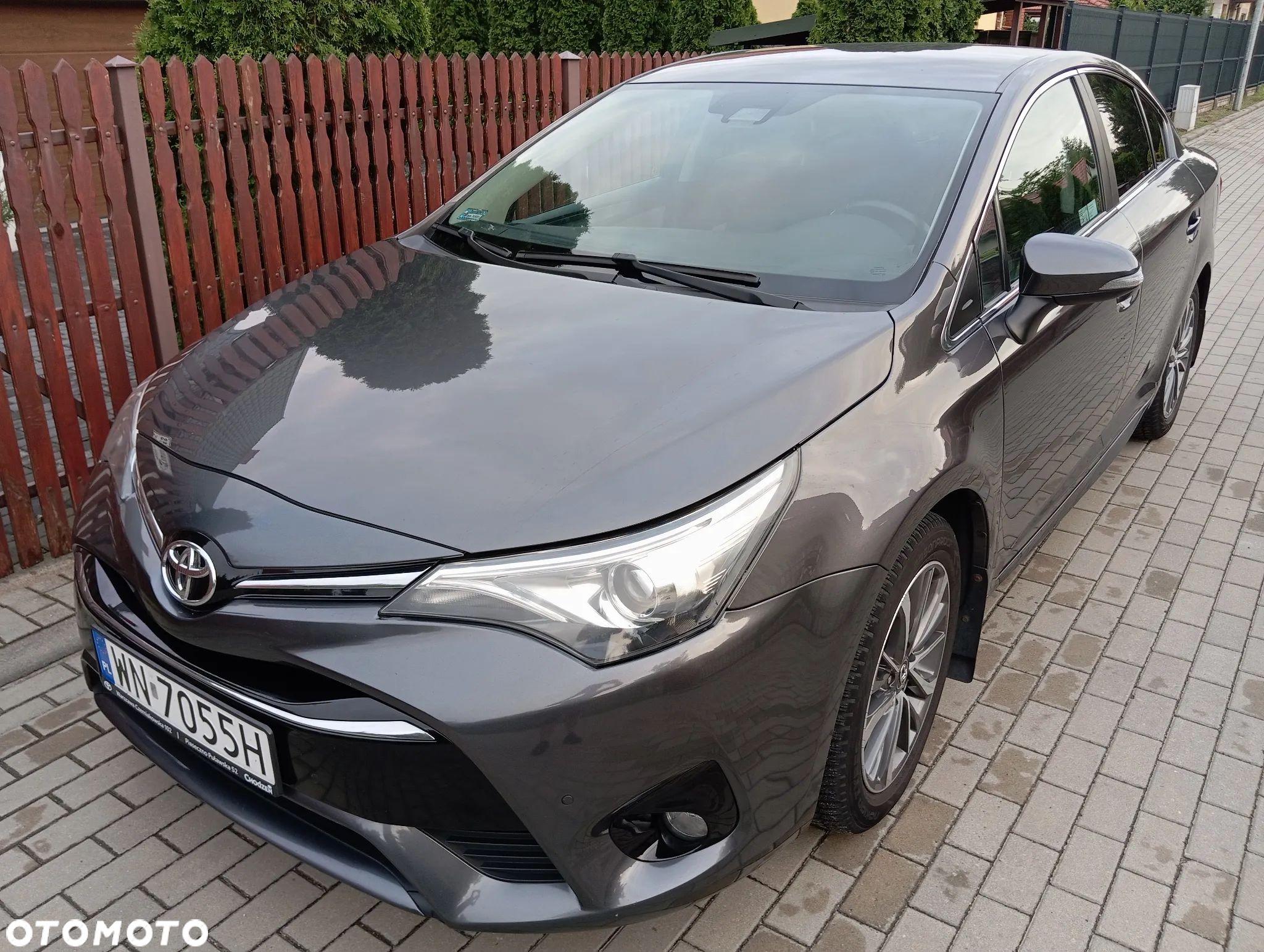 Toyota Avensis 1.8 Prestige - 1