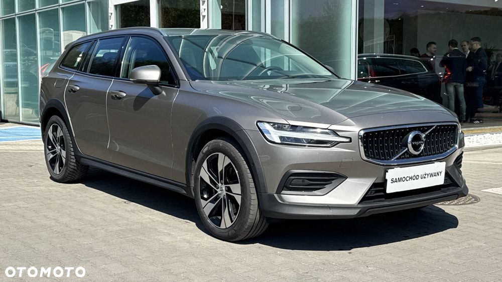 Volvo V60 Cross Country - 2