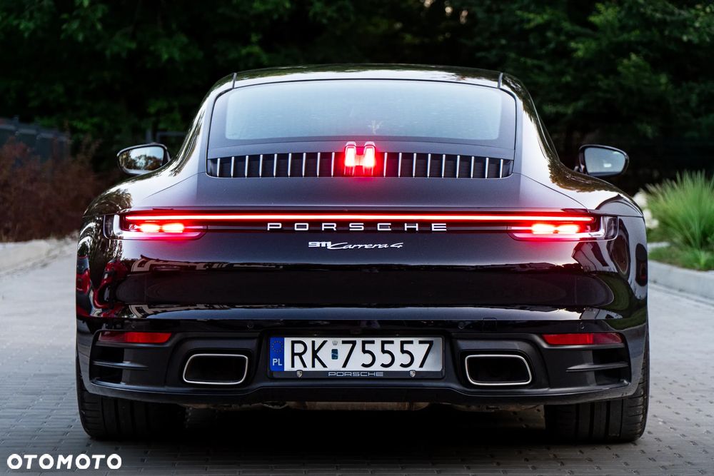 Porsche 911 Carrera 4 - 2