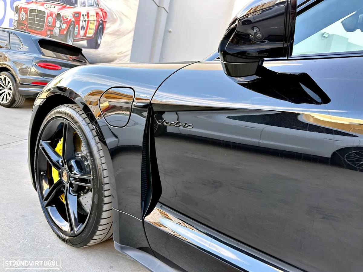 Porsche Taycan Turbo S - 57