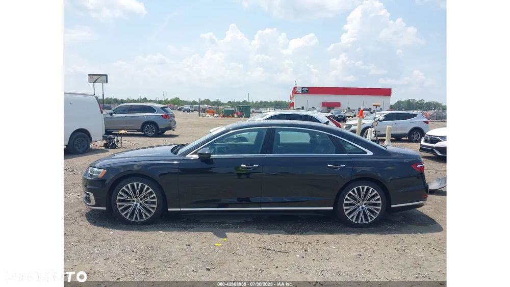Audi A8 - 6