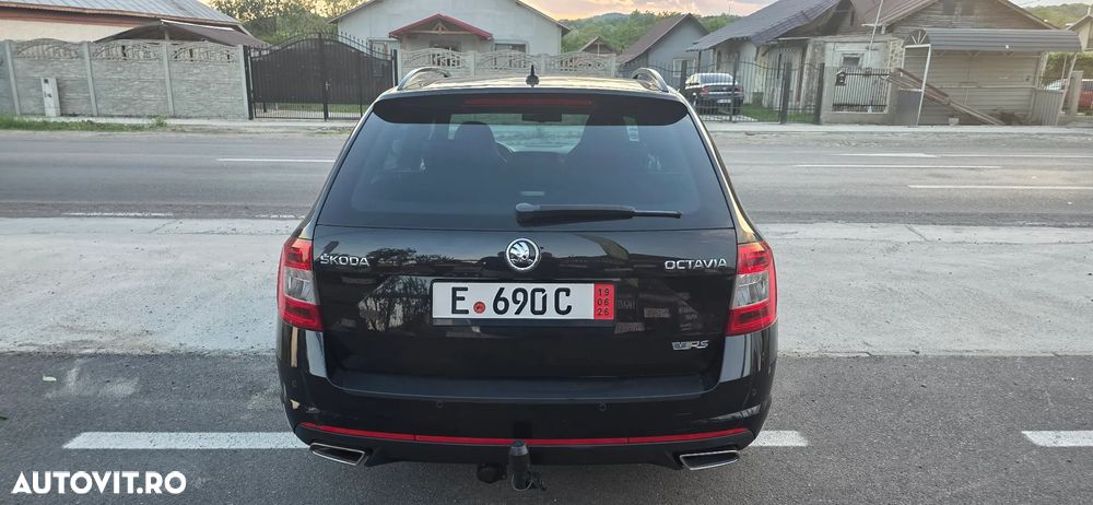 Skoda Octavia 2.0 TDI DSG RS - 23