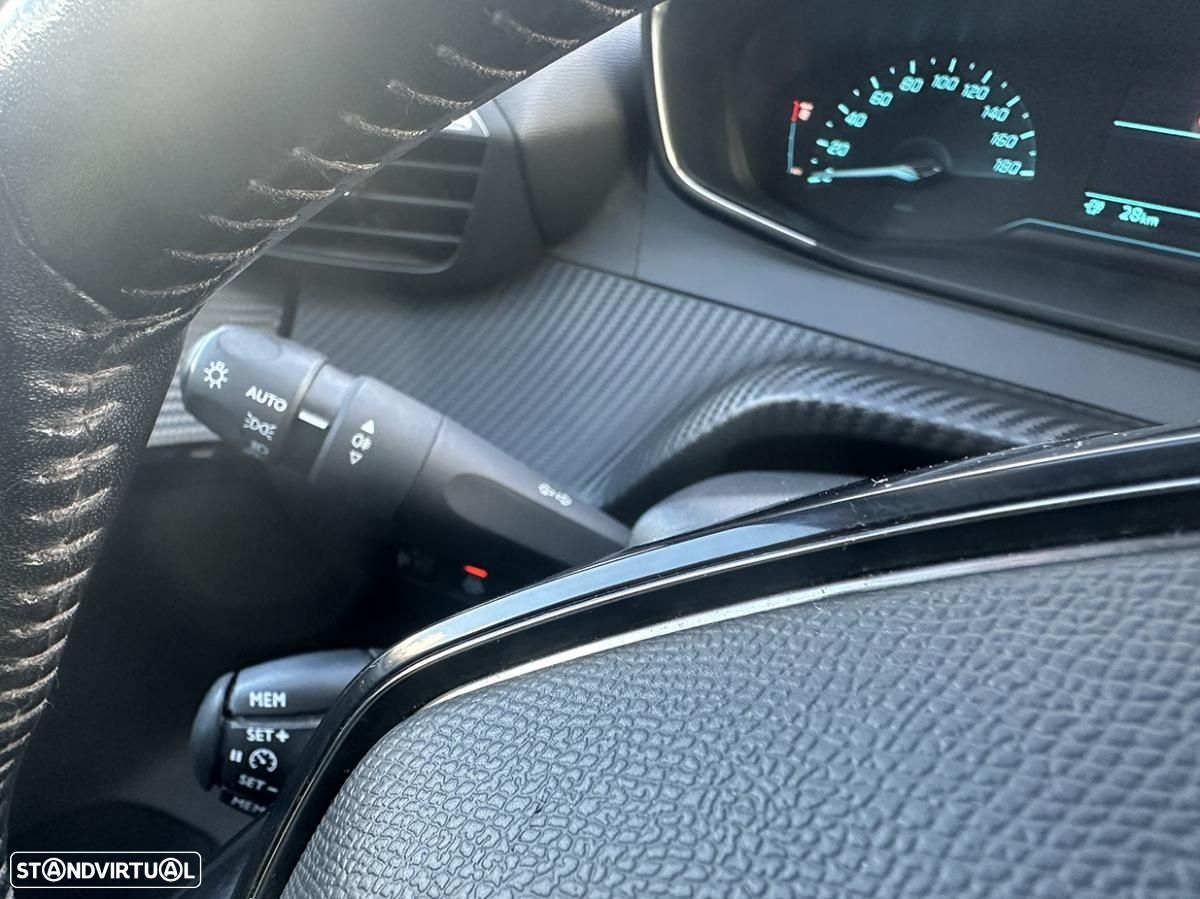 Peugeot e-208 Active - 17