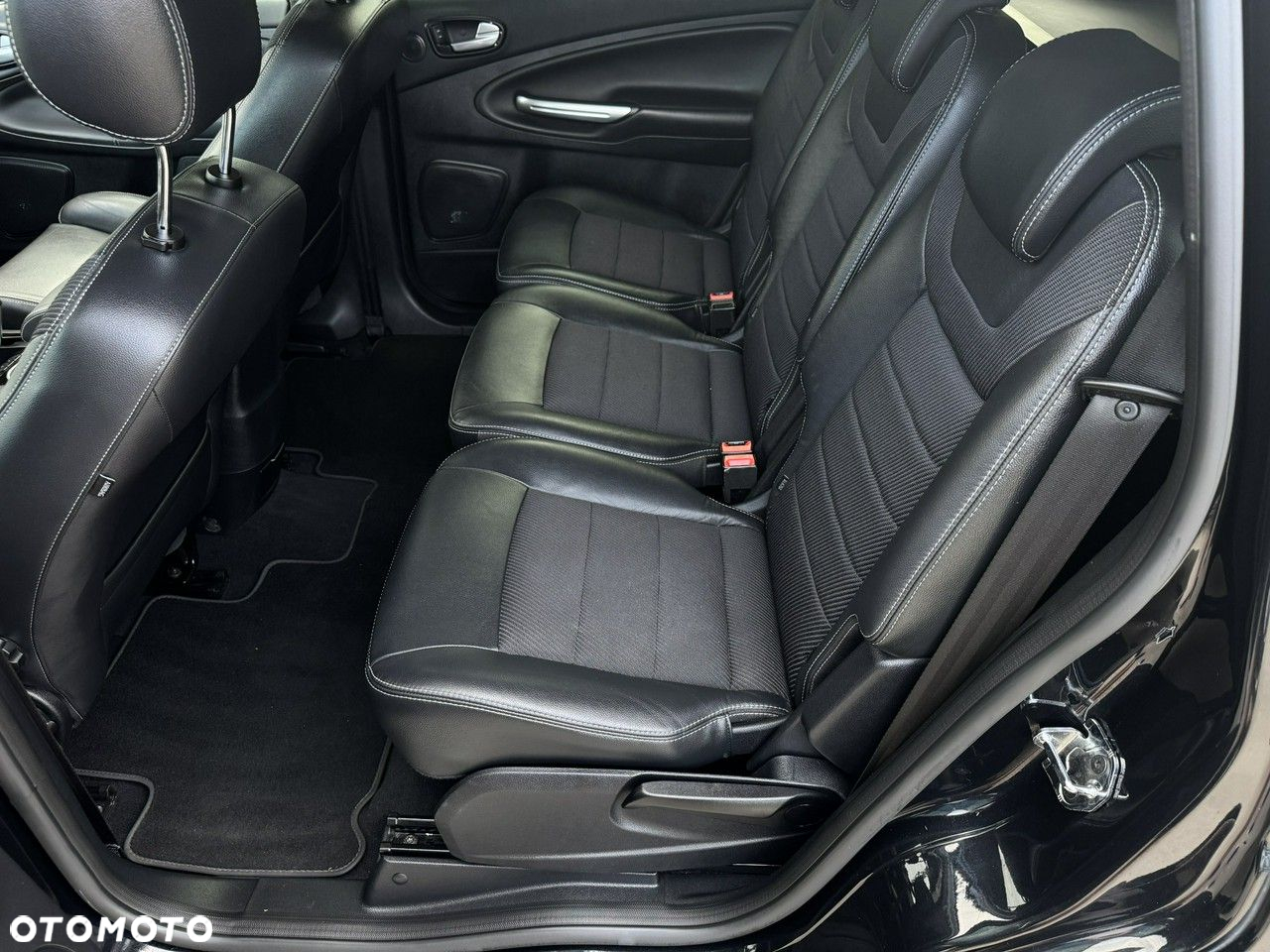 Ford S-Max - 21
