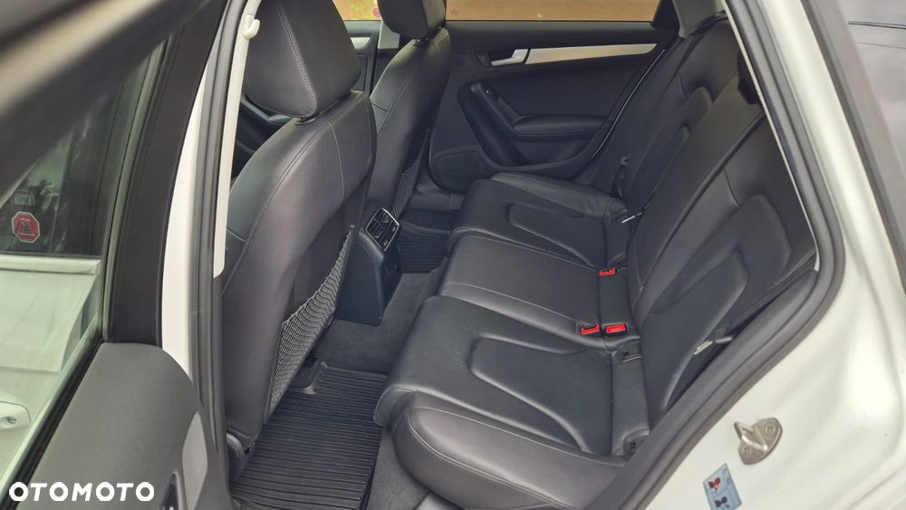 Audi A4 Allroad - 12