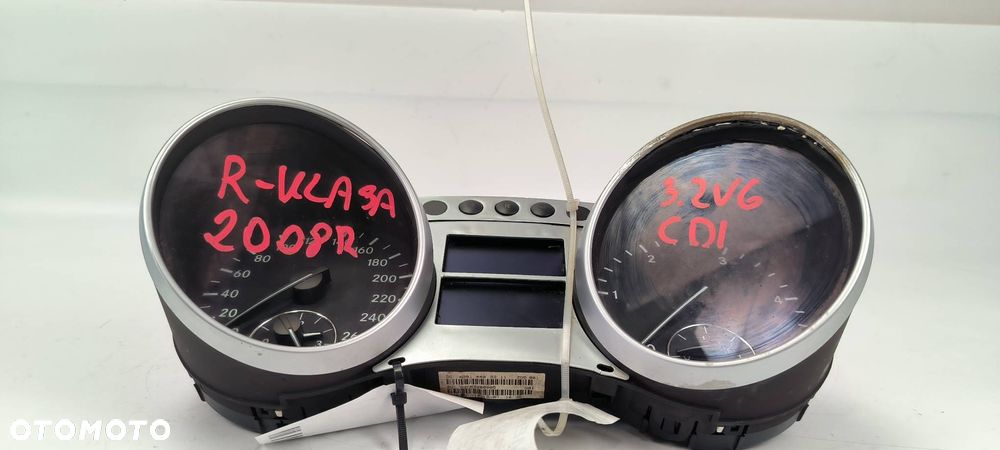 LICZNIK ZEGAR MERCEDES R-KLASA A2C53280905 - 2