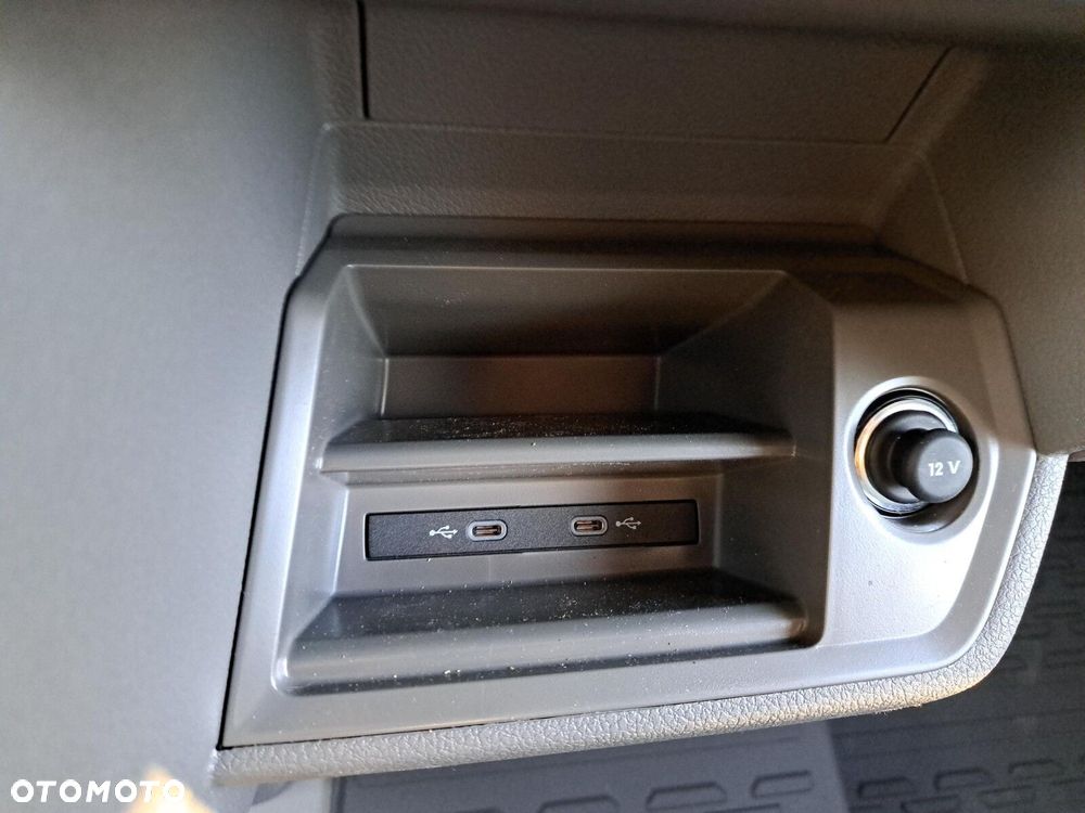 Volkswagen Crafter 35 furgon 177km Automat 3640 - 17