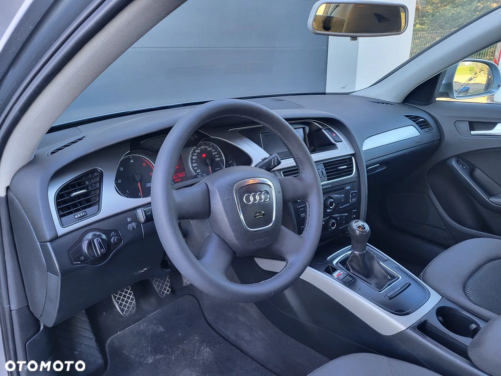 Audi A4 Avant 2.0 TDI DPF Ambiente - 15