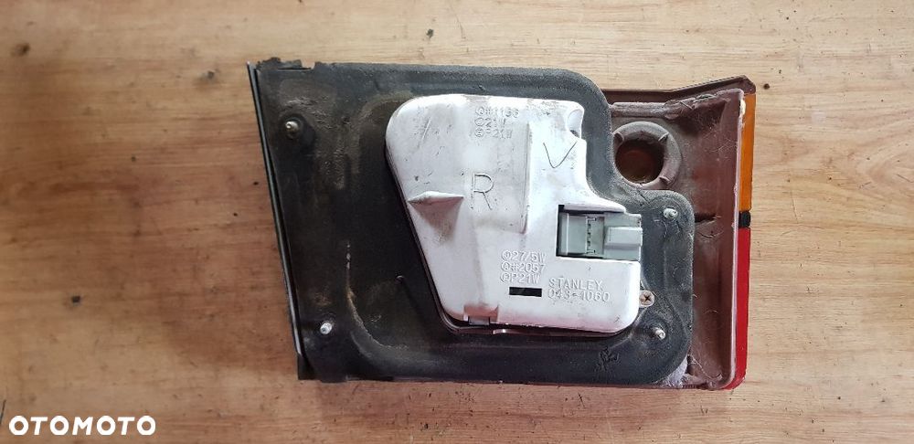 HONDA ACCORD IV 89-92 KOMBI LAMPA NA KLAPE TYŁ PRAWA - 2