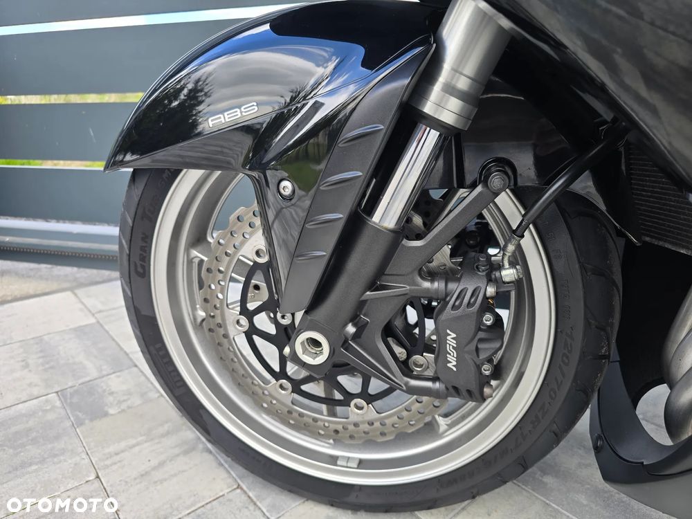 Kawasaki GTR - 13