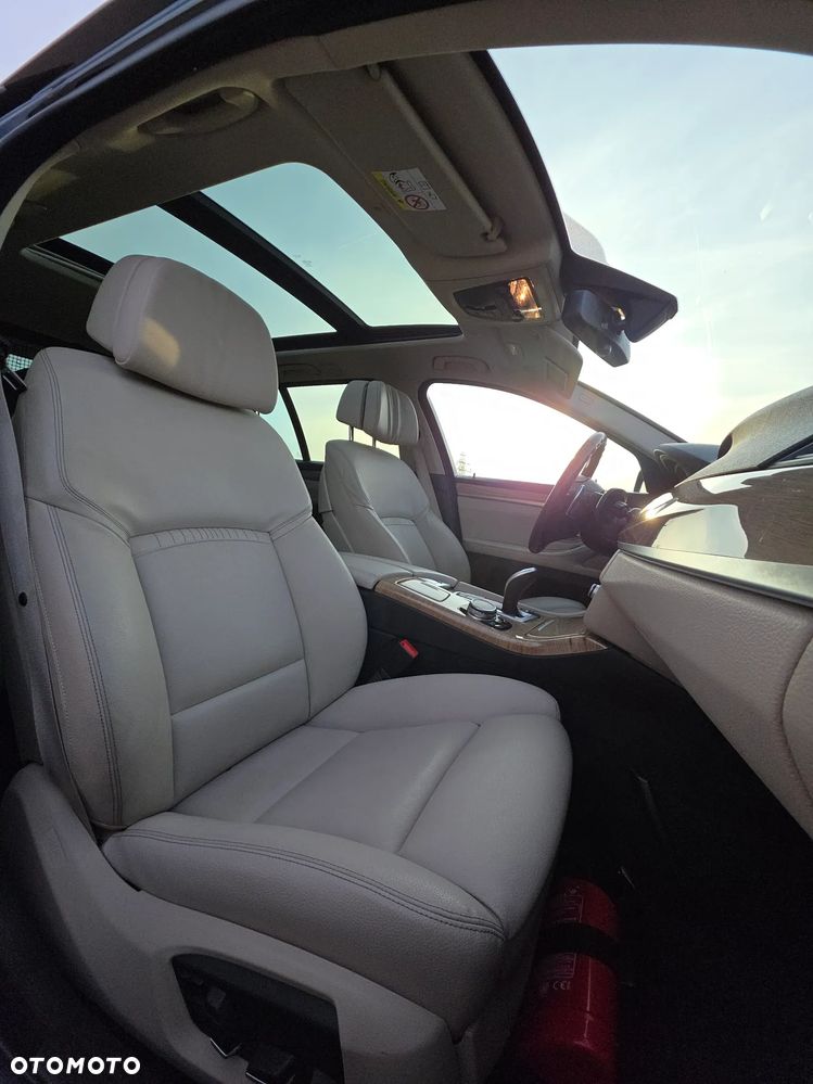 BMW Seria 5 525d xDrive Sport-Aut Luxury Line - 13